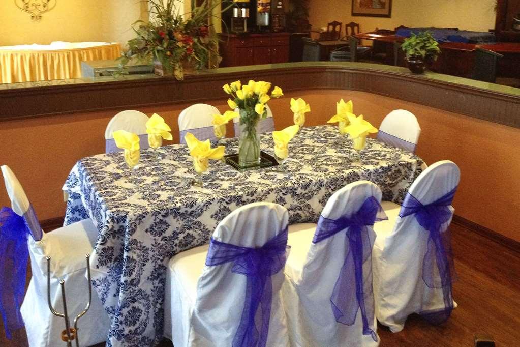 Quality Inn & Suites Conference Center Уинтър Хевън Съоръжения снимка